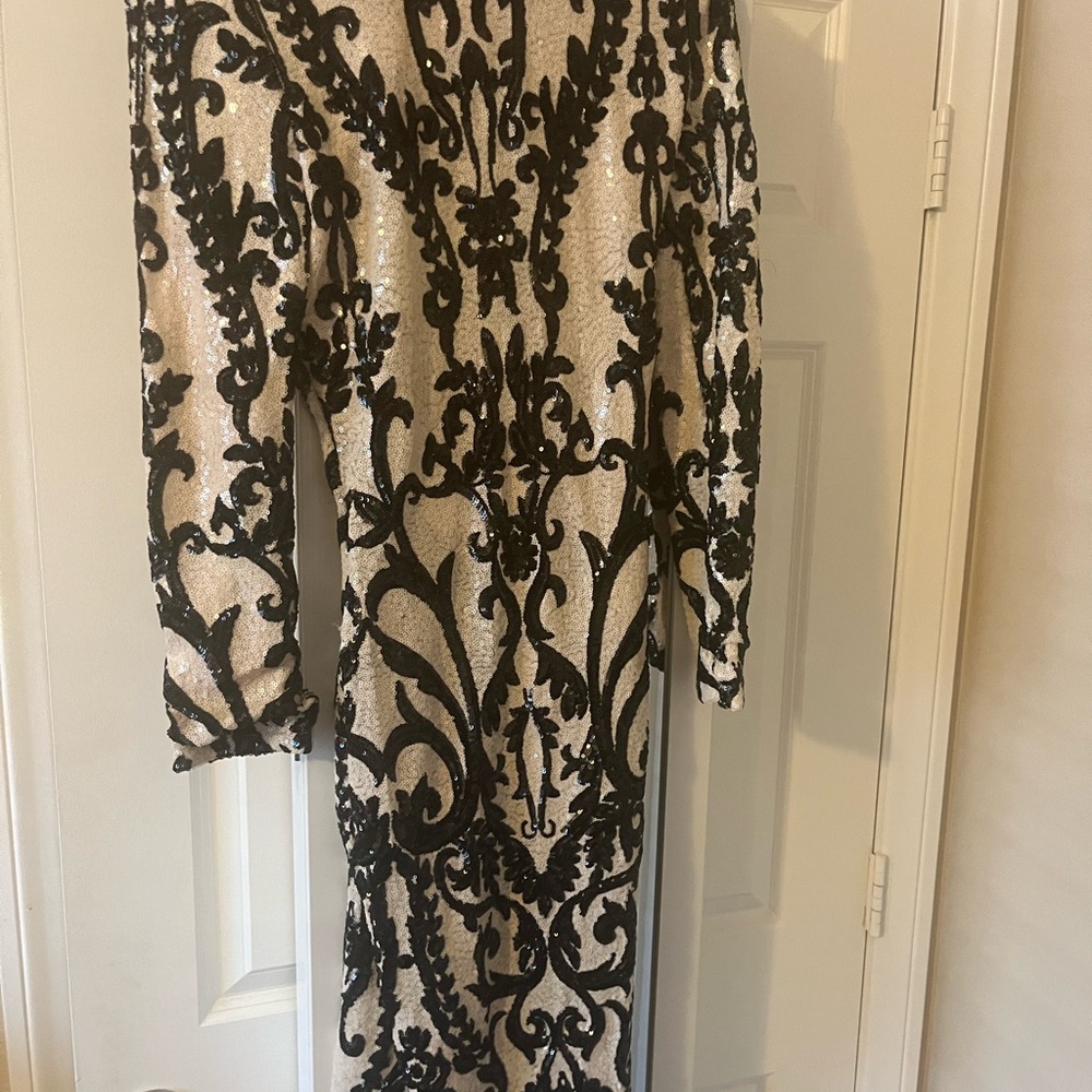 Fashion Nova Black and White Long Sleeve Bodycon Dress